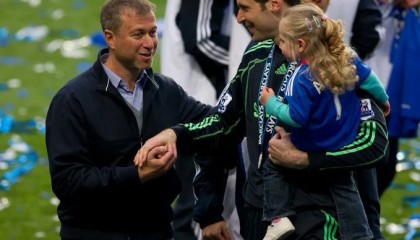 pg麻将胡了2-切赫称阿布从不现身更衣室，尊重教练权威|彼得·切赫|比赛日|老板_新浪体育_新浪新闻