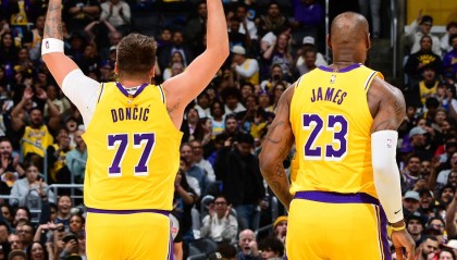 pg麻将胡了2-ESPN：在被淘汰后湖人管理层曾与东契奇就餐，詹姆斯没有参与其中