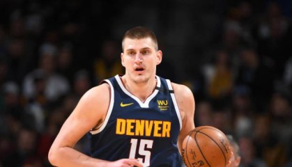 pg麻将胡了2-恩比德再度失约！约基奇关键时刻连得11分收割比赛