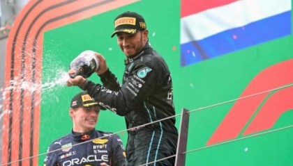 pg麻将胡了2-“300场俱乐部”增员 汉密尔顿里程碑之战登领奖台