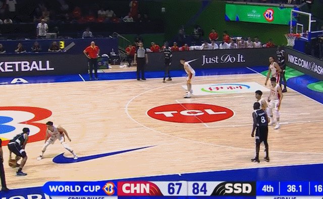 1693290450025070784.gif 琼斯个人突破.gif